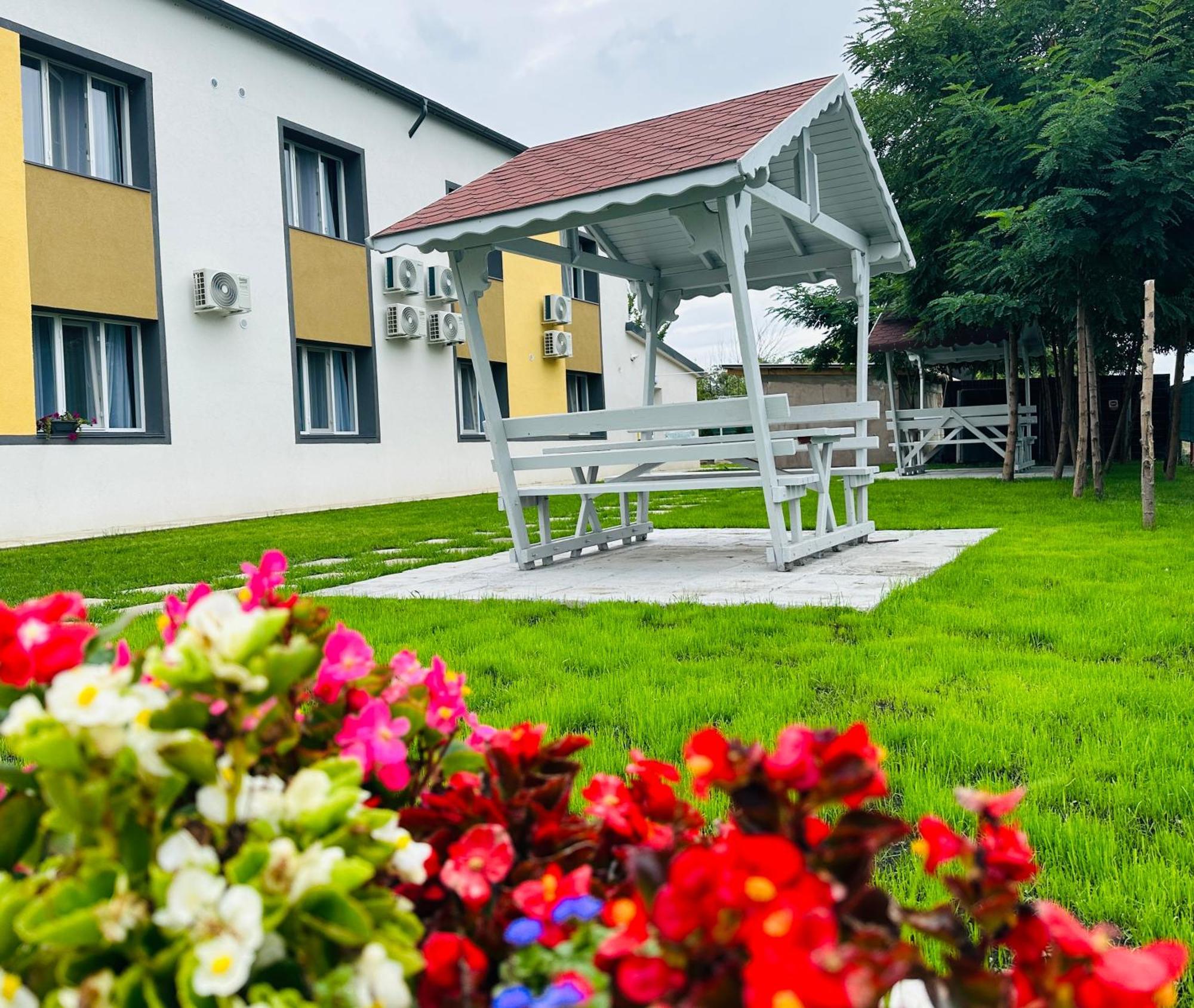 Stef Rooms Tirgu Frumos Dış mekan fotoğraf