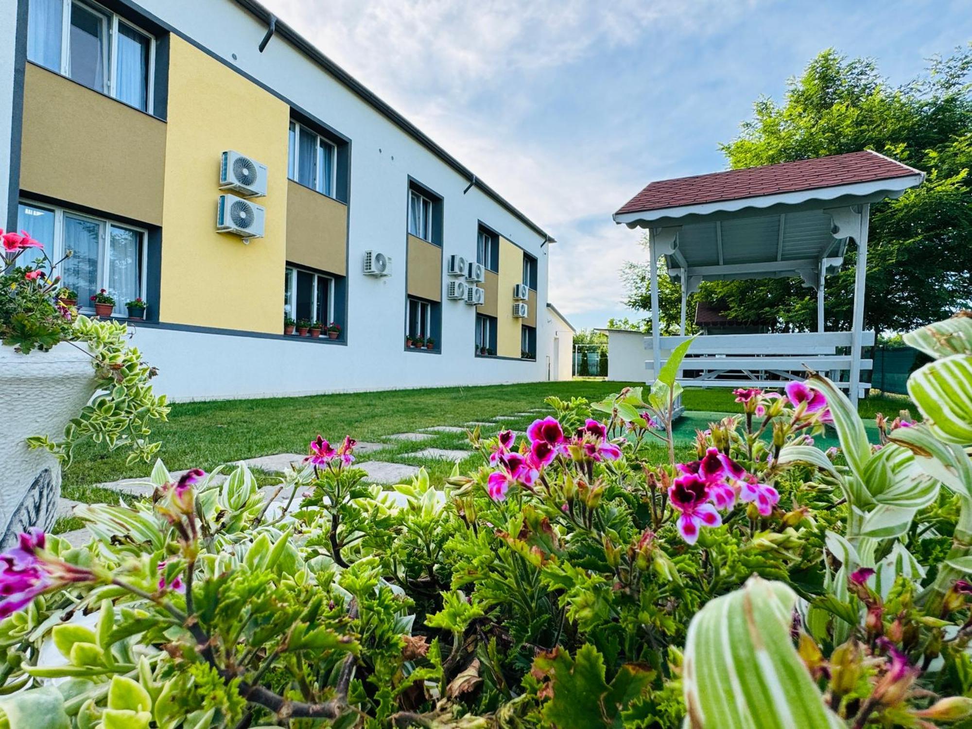 Stef Rooms Tirgu Frumos Dış mekan fotoğraf